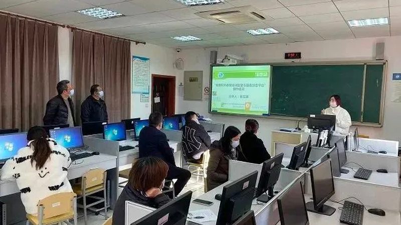 心理咨询师培训代理加盟，如何迈出成功的第一步？**