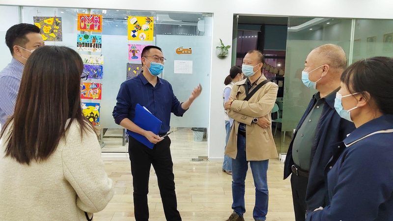 学历提升，职场再出发：成人教育学历在求职中的优势与误区**